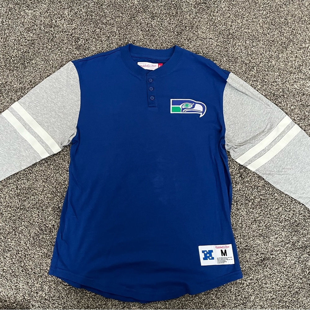 Seattle Seahawks - Men’s Throwback Long Sleeve Tee - Size Medium
